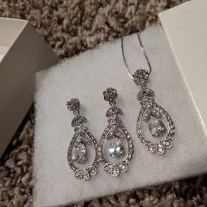 Earring and Necklace set